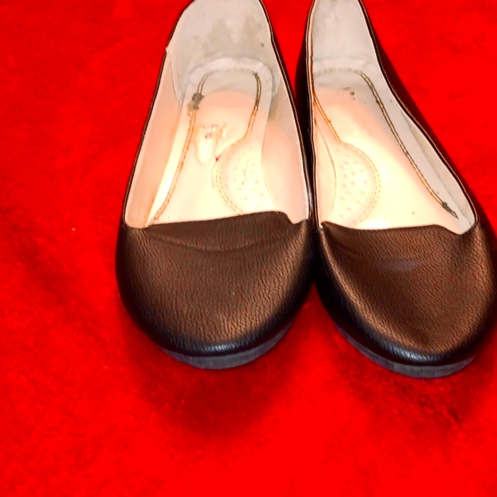 Forever brand, black flat